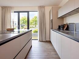 Houseboat With Private Roofed Terrace