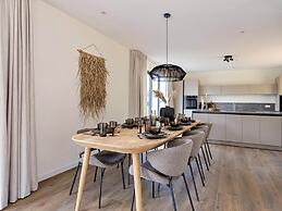 Houseboat With Private Roofed Terrace