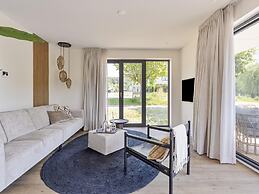 Houseboat With Private Roofed Terrace