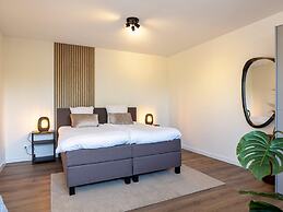 Houseboat With Private Roofed Terrace