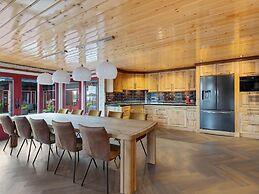 Oane's Huske - A Charming Forest Home