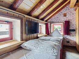 Oane's Huske - A Charming Forest Home