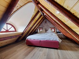 Oane's Huske - A Charming Forest Home