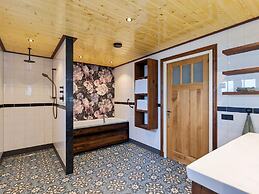 Oane's Huske - A Charming Forest Home