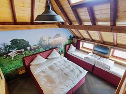 Oane's Huske - A Charming Forest Home