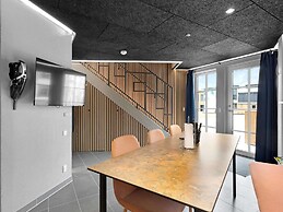 Holiday Home With Creative Workshops