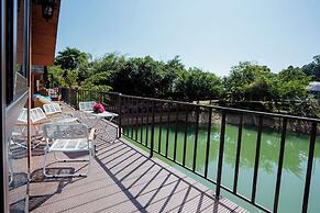 Bai Tu Long Mountain Resort