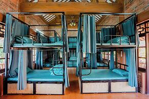 Bai Tu Long Mountain Resort