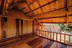 Bai Tu Long Mountain Resort