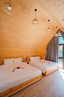 Bai Tu Long Mountain Resort