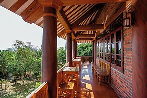 Bai Tu Long Mountain Resort