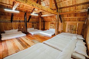 Bai Tu Long Mountain Resort