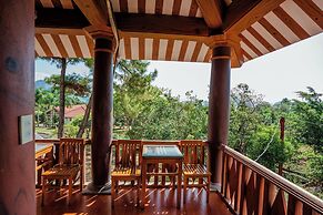 Bai Tu Long Mountain Resort