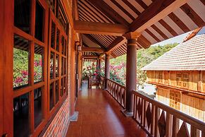 Bai Tu Long Mountain Resort