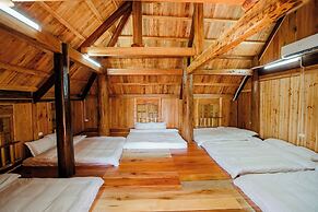 Bai Tu Long Mountain Resort