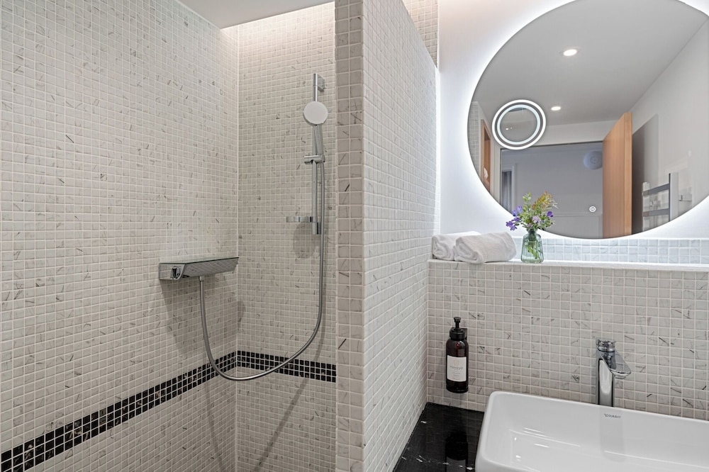 Novaya Suites