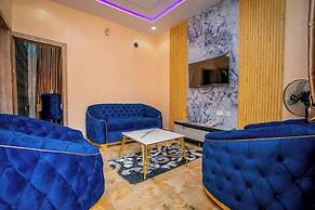 Dejoycool Hotel and Suites
