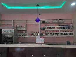 Dejoycool Hotel and Suites