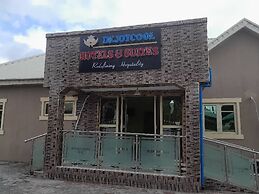 Dejoycool Hotel and Suites