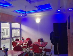 Dejoycool Hotel and Suites