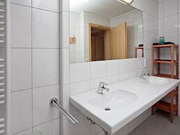 Deluxe Chalet With Pool in Konigsleiten