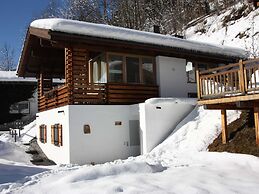 Deluxe Chalet With Pool in Konigsleiten