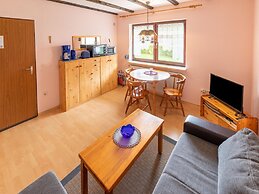 Cosy Apartment in Arrach With Garden