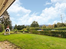 Cosy Apartment in Arrach With Garden