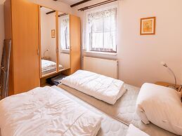 Cosy Apartment in Arrach With Garden