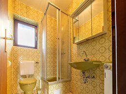 Cosy Apartment in Arrach With Garden