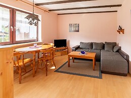 Cosy Apartment in Arrach With Garden