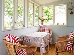 6 Person Holiday Home in Kungshamn