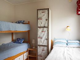6 Person Holiday Home in Kungshamn