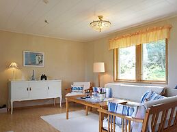 6 Person Holiday Home in Kungshamn