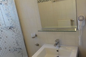 Spacious Holiday Home With Sauna Near Beach