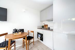 190 Northolt Road