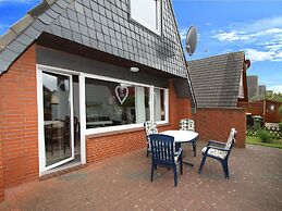 Holiday Home Toms Hutte With Terrace in Dornum