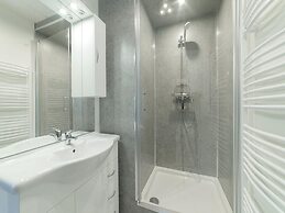 Spacious Holiday Home Near Beach