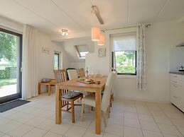 Spacious Bungalow Near the Frisian Lakes