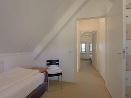 Spacious Bungalow Near the Frisian Lakes