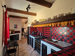 Single Storey Holiday Home With Swimming Pool