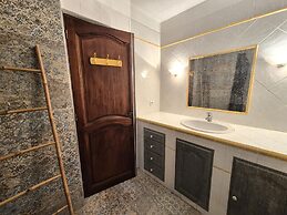 Single Storey Holiday Home With Swimming Pool