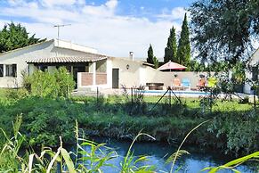 Single Storey Holiday Home With Swimming Pool