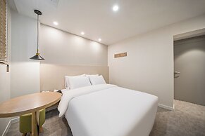 Gyeongju Elegance Hwangridan-gil