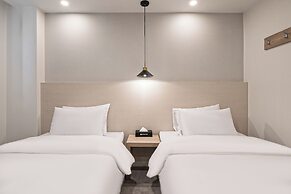 Gyeongju Elegance Hwangridan-gil