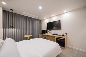 Gyeongju Elegance Hwangridan-gil