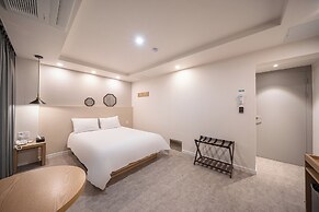 Gyeongju Elegance Hwangridan-gil