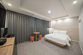 Gyeongju Elegance Hwangridan-gil