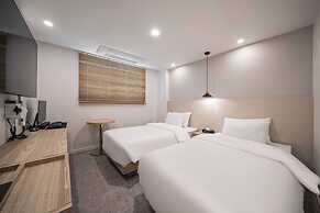 Gyeongju Elegance Hwangridan-gil