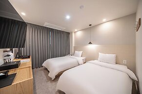 Gyeongju Elegance Hwangridan-gil